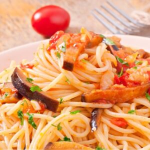 Recette de spaghetti aux aubergines et au chèvre imaginée par les pâtes Landreau.